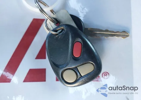 2002 Chevrolet S-10 Ls из США, поврежденный, VIN 1GCDT13W82K221769